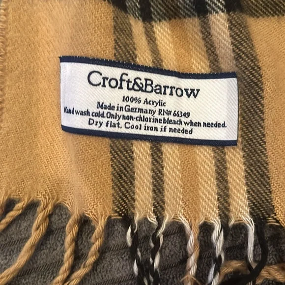 Croft & Barrow Plaid Scarf - Picture 2 of 2